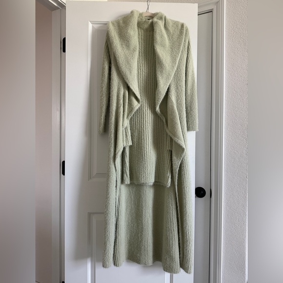 Carli Bybel x Missguided 2 Piece Set - Picture 2 of 6